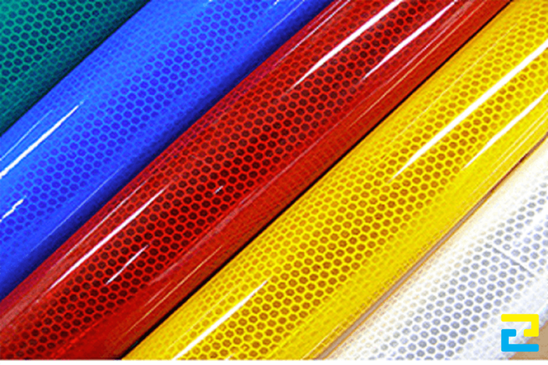 Chất liệu này sở hữu màu sắc đa dạng với độ mềm dẻo dễ gia công trên các bề mặt phẳng