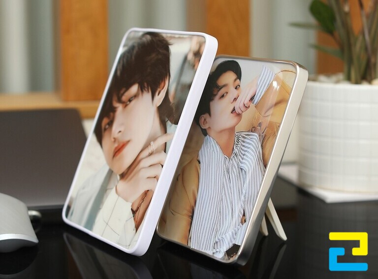 Mẫu in hình lên mica để bàn trang trí