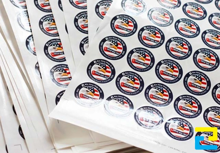 In logo công ty có thể thực hiện trên nhiều loại chất liệu decal, tùy theo yêu cầu của từng đơn vị