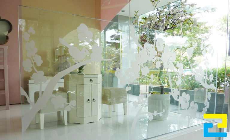 In Decal Trong Suốt Dán Kính