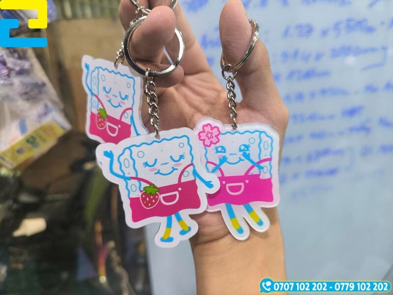 Móc khoá mica in uv dễ thương