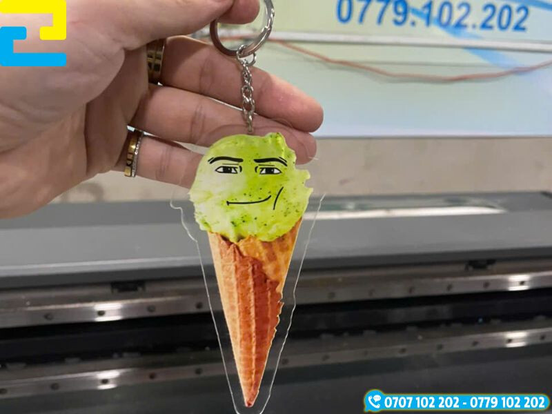 Móc khoá hình cây kem in uv