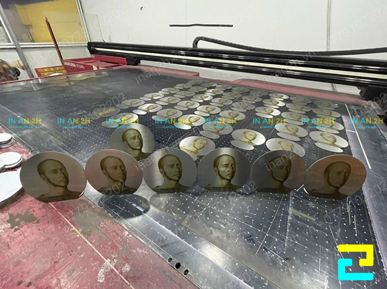 In UV làm quà lưu niệm giúp tăng độ chất lượng cho quà tặng