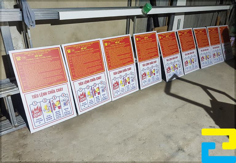 In bảng tiêu lệnh chữa cháy alu