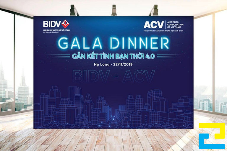 Nên lựa chọn màu sắc tương phản cho backdrop