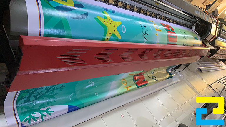 Một đơn vị in ấn uy tín sẽ có xưởng in được trang bị đầy đủ máy móc có thể in khổ lớn backdrop