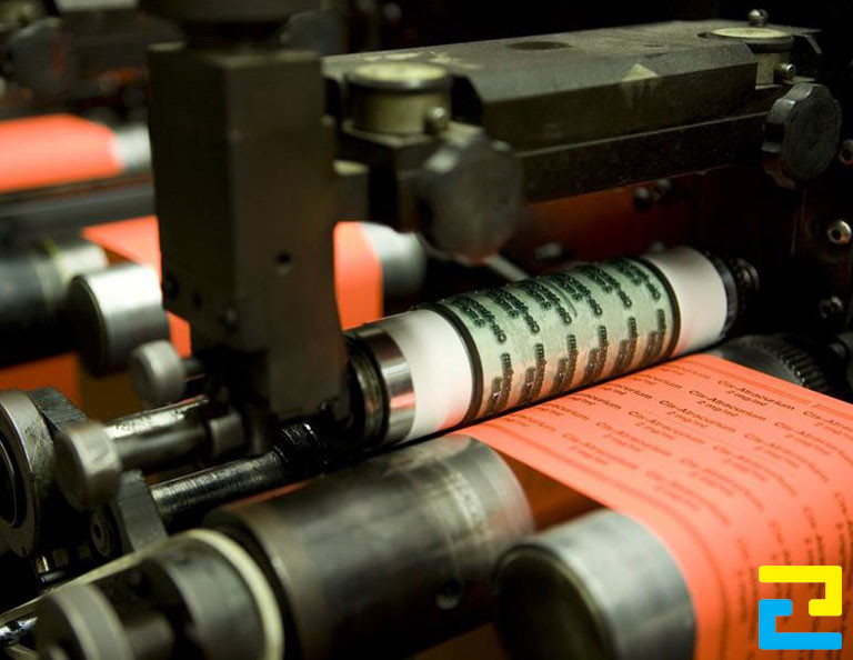 In Flexo là kỹ thuật in cần sự có mặt của bản in nổi để có in được một cách trực tiếp lên bề mặt chất liệu