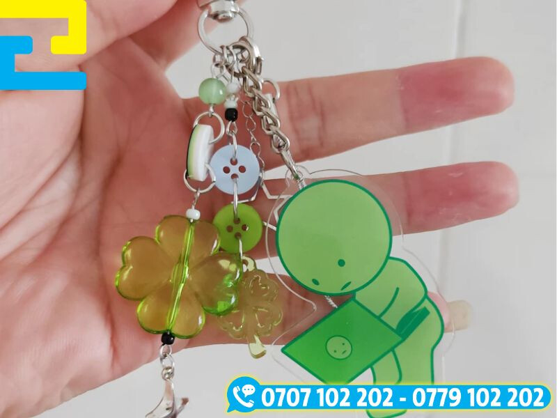 Phụ kiện treo túi chất liệu mica in uv