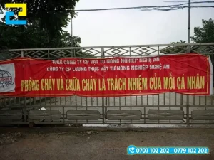 Mẫu banner có thể dùng được cho các xe cứu hỏa cỡ lớn và có thể treo tại các nơi đông người