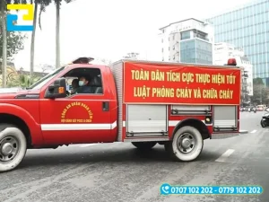 Banner nhỏ gọn được sử dụng treo trên xe tuyên truyền
