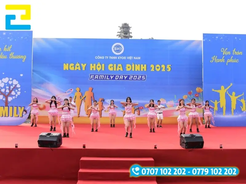Sử dụng backdrop, background, phông nền sẽ làm sự kiện ngày hội gia đình thêm phần chuyên nghiệp hơn