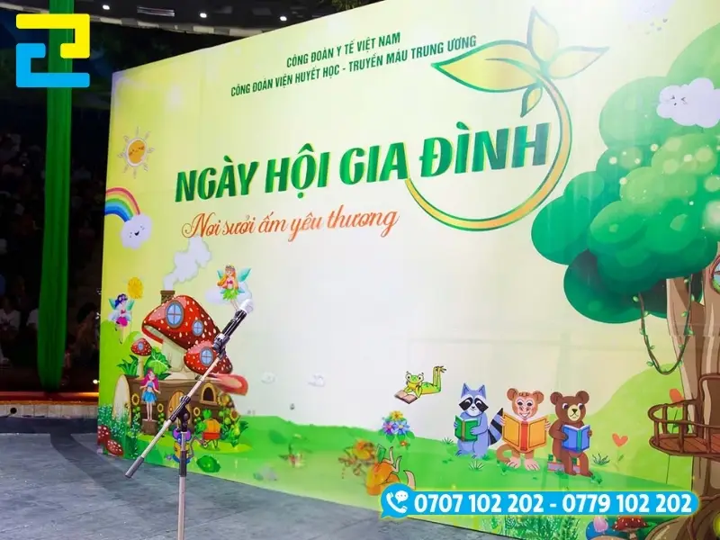 Background ngày hội gia đình in UV trên formex