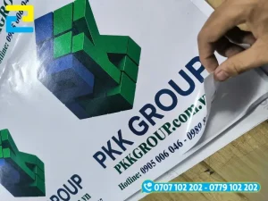 Decal sữa gia công cán màng bóng giúp decal bền màu và sử dụng lâu hơn với thời tiết Nha Trang