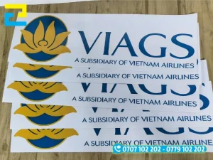 Decal là loại nhãn dán có sẵn lớp keo để dán