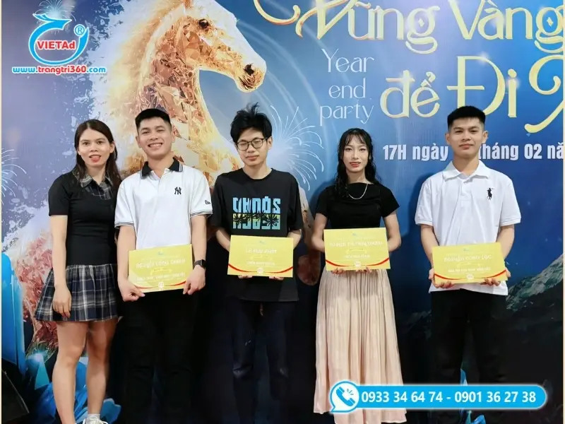 Khoảnh khắc vinh danh đội ngũ In Ấn Quảng Cáo 2H cuối năm 2025