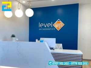 Background quầy lễ tân PP cán formex có chi phí hợp lý và thời gian thi công nhanh