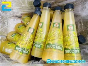 Decal trong in tem nhãn nước mía cho phép khách hàng nhìn thấy nước mía trong chai mà không bị che khuất