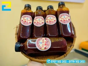 Tem nhãn nước sốt được cán màng sau khi in sẽ không bị ố