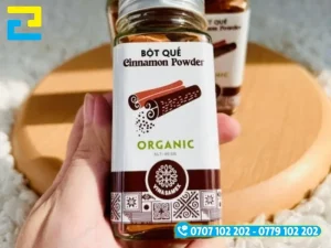 In tem nhãn quế trên decal nhôm xi bạc tạo cảm giác cao cấp, sang trọng