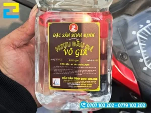 Trên tem nhãn chai rượu cần in đầy đủ các thông tin theo quy định