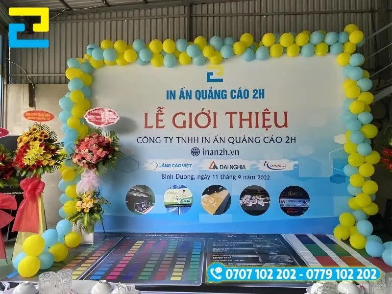 Background Công Ty In Ấn Quảng Cáo 2H trong sự kiện lễ giới thiệu.