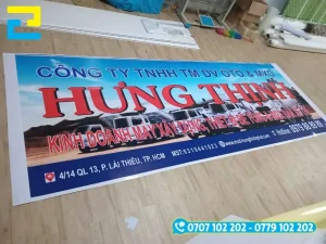 Chất liệu decal sữa cán bóng giúp màu lâu phai dưới ánh nắng và chống nước tốt