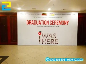 Phần backdrop ho phụ huynh, học sinh dùng để check in trong buổi lễ tốt nghiệp