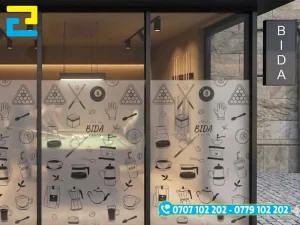 Mẫu in decal trong mờ dán vách ngăn kính CLB bida tạo sự riêng tư và phân chia khu vực chơi