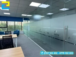 Decal mờ bề mặt nhám thường được dùng để dán kính văn phòng Hải Dương