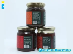 In tem nhãn mứt dâu trên decal nhựa sữa có hình ảnh, màu sắc đẹp