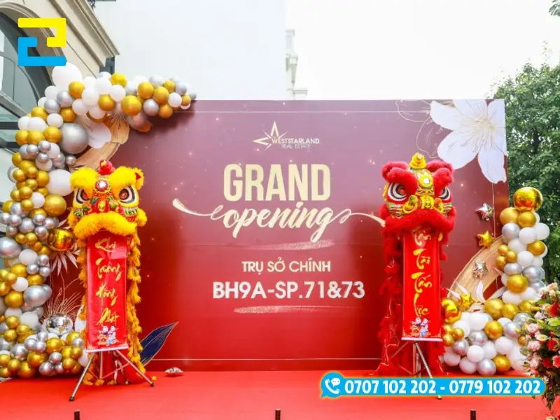 Backdrop khai trương bằng hiflex căng khung sắt