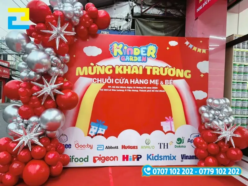 Backdrop lễ khai trương cửa hàng in logo đối tác