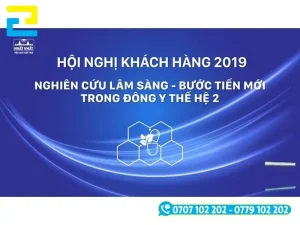 Mẫu 12: Phông nền được thiết kế tối giản, hình ảnh minh họa được thiết kế ở vị trí hợp lý, background có tông màu xanh chủ đạo, kiểu chữ đơn giản