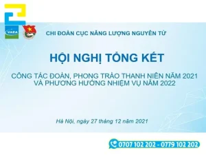 Mẫu 18: Phông nền có kiểu chữ đơn giản được tô màu xanh đậm nổi bật trên nền xanh trắng, hình ảnh logo, ngày tháng, địa điểm tổ chức,… được thiết kế với bố cục hợp lý