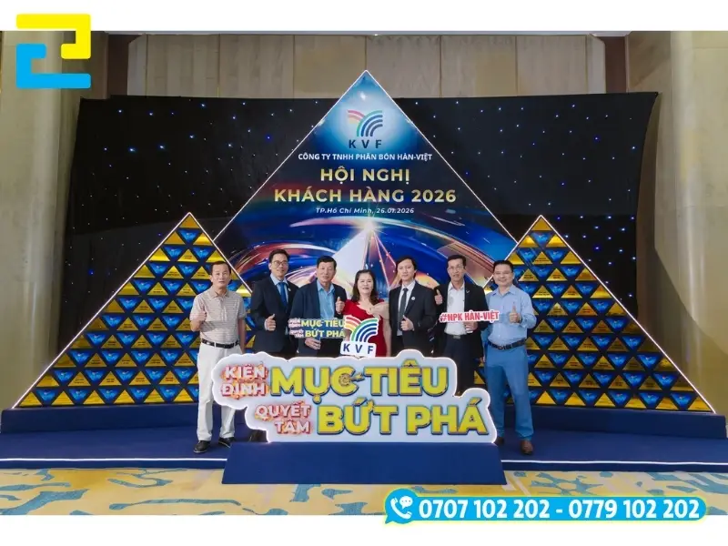 Tùy vào yêu cầu về độ bền màu của phông nền, ngân sách in mà quý khách mong muốn, để từ đó lựa chọn loại mực in phông nền hội nghị phù hợp nhé