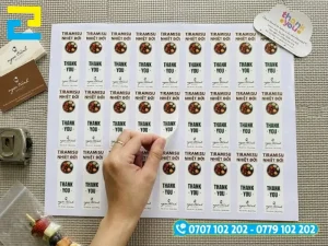 Các sản phẩm tem nhãn, logo và sticker decal được ứng dụng thực tế trong kinh doanh tại Hà Đông
