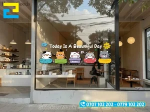 Decal trong suốt tạo hiệu ứng in không lộ viền, ứng dụng phổ biến làm sticker trang trí mặt tiền showroom, cửa hàng tại quận 5
