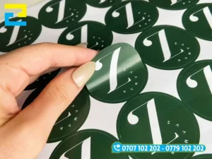 Decal sữa in trên chai lọ có độ bền cao, khó bị xé rách