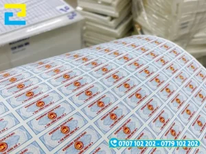 Tem vỡ tự vỡ vụn của cấu trúc tem vinyl khi có tác động bóc gỡ nhằm niêm phong sản phẩm