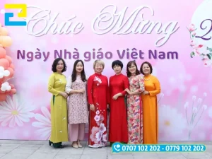 Vị trí đặt phông nền ngày 20/11 còn là nơi thích hợp để những người tham gia sự kiện chụp ảnh làm kỷ niệm