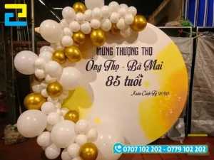 Mẫu phông nền lễ mừng thọ màu trắng vàng đơn giản