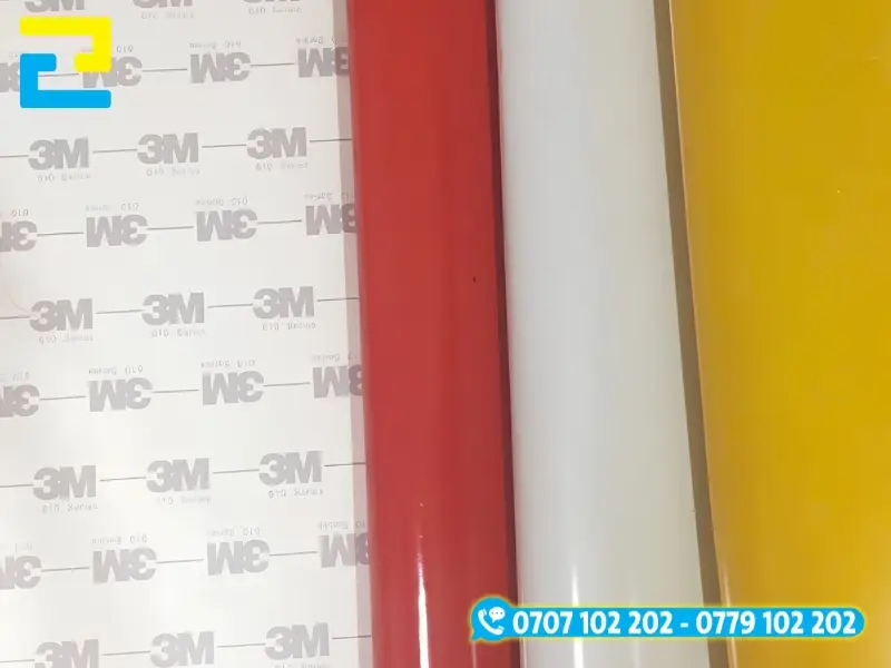In decal 3M có khả năng bám dính tốt, ít phai màu