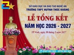 Mẫu 6: Phông nền lễ tổng kết năm học có hình nền trống đồng và hình ảnh hoa sen, cùng tượng Bác