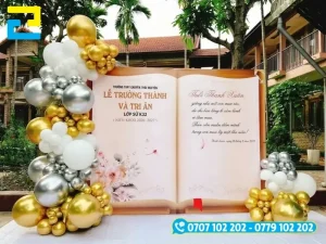 Nội dung in trên phông nền cần thể hiện rõ thông tin về buổi lễ tổng kết năm học