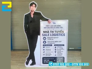 In Ấn 2H hỗ trợ thiết kế standee theo yêu cầu và tư vấn giải đáp chi tiết những thắc mắc của khách hàng