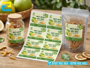 Đội ngũ tư vấn In Ấn 2H hỗ trợ giải đáp thắc mắc và tiếp nhận yêu cầu in tem nhãn mứt bưởi số lượng ít cho khách hàng