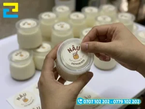 Các mẫu tem tròn nắp hũ phối màu pastel và viền màu phân biệt hương vị trái cây