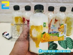 Mẫu tem nhãn chữ nhật thân dài hiển thị đầy đủ bảng thành phần dinh dưỡng bọc quanh chai nhựa