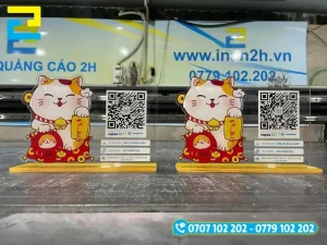 Nhân viên In Ấn 2H gia công hoàn thiện sản phẩm và giao hàng tận nơi khách hàng