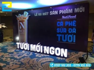 Công Ty In Ấn Quảng Cáo 2H có nhận in phông nền lễ ra mắt sản phẩm với số lượng ít, dù chỉ 1 hay 2, 3 backdrop